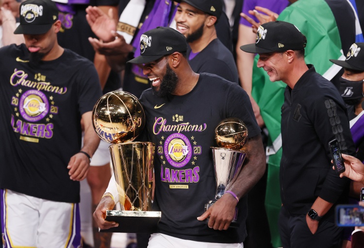 爱游戏体育官方网站-美媒晒现役FMVP球员榜单：詹姆斯领衔&amp;下一个会是谁？